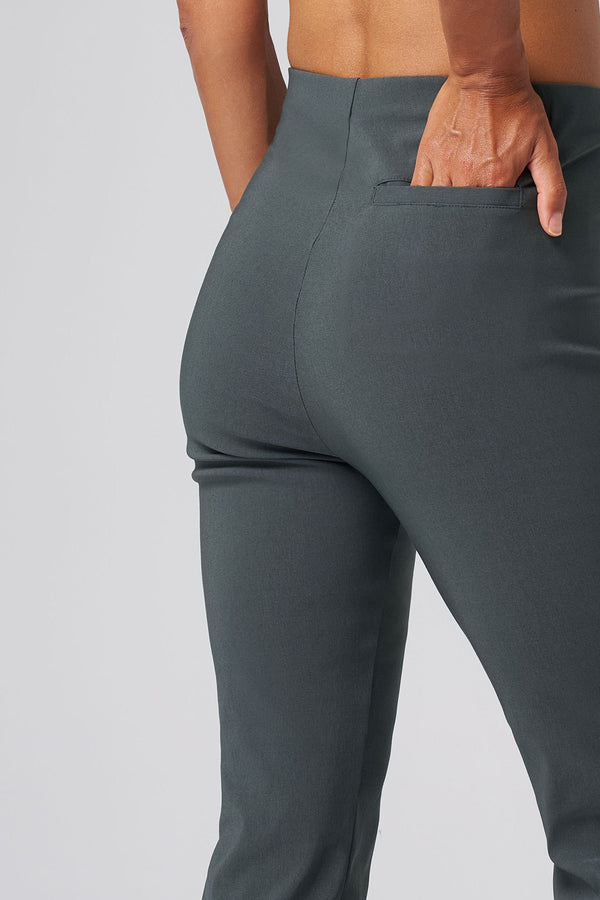 All-Season Tapered Pant in Evergreen