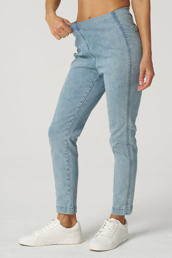 Slim Stretch Jean - Light Wash