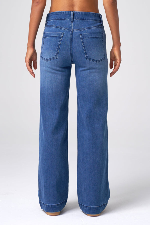 Effortless Wide Leg Jean in Classic Wash