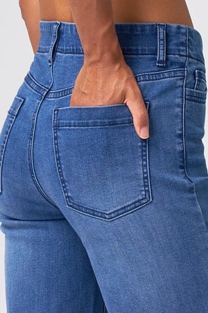 Effortless Wide Leg Jean in Classic Wash